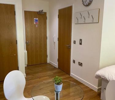 Bristol Floating Harbour Apartment | Harford House Studios 16 - Hopewell