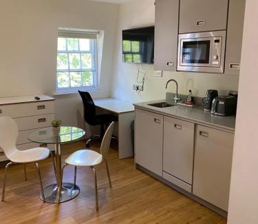Bristol Floating Harbour Apartment | Harford House Studios 16 - Hopewell