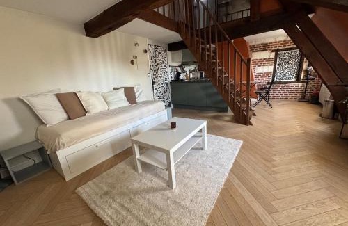 Arras Apartment | Haring spot