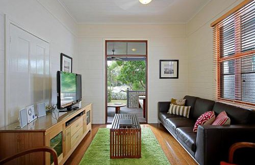 Byron Bay House | Harkaway - charming cottage in central Byron Bay