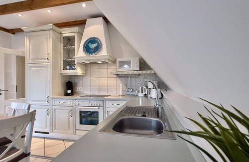 Carolinensiel Apartment | "Harleglück: Natural idyll for 6 - balcony, 90sqm, green view!"