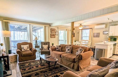 Lake Harmony Estates House | Harmony Cottage l 4BR, Hot Tub, Mins From Skiing