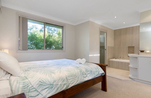 Bateau Bay House | Harmony House - Bateau Bay, NSW