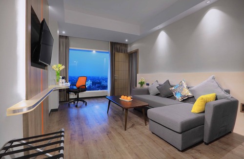 Medan Hotel | Harper Wahid hasyim Medan by ASTON