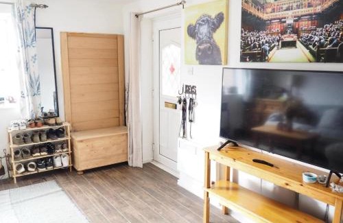 Debenham House | Harris Court