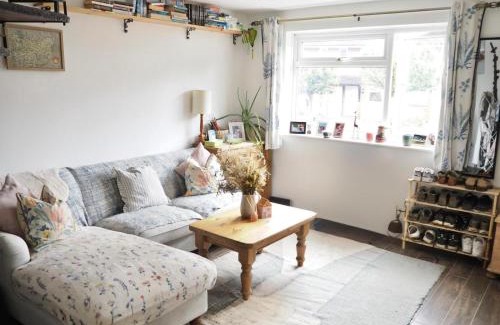 Debenham House | Harris Court