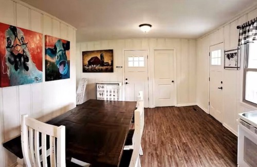 Oneonta House | Harris House - Blocks away from quaint downtown Oneonta, Shopping and Food