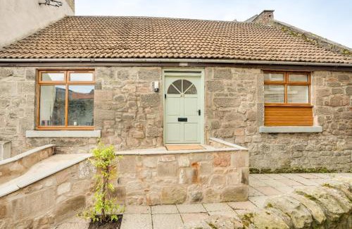 Tweedmouth House | Harrow Bank Cottage Family and Pet Friendly Coastal Escape in Tweedmouth