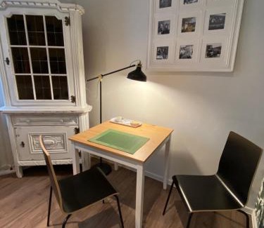 Bruhlervorstadt Apartment | Harry's Apartment