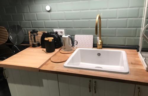 Bruhlervorstadt Apartment | Harry's Apartment