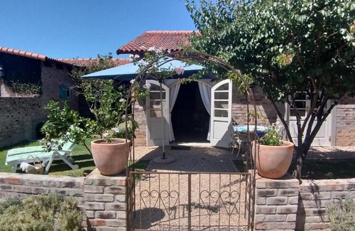 Oudtshoorn Villa | Hartland Garden Suite