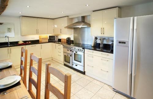 Honiton House | Harvest Moon