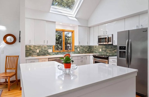 South Harwich House | HarwichPort 4 bdr 3 bath - Walk to Red River Beach - next to Wychmere