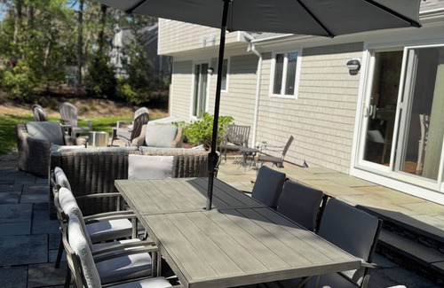 South Harwich House | HarwichPort 4 bdr 3 bath - Walk to Red River Beach - next to Wychmere