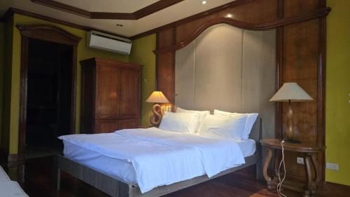 Valenzuela House | Hassan Sisters' EnSuites