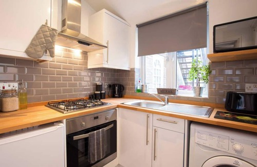 Luton House | Hastings House - Luton Accommodation