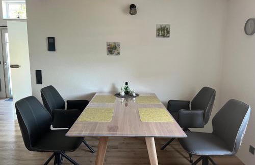 Frielendorf Apartment | Haus Mariechen 5-Sterne-DTV-Ferienwohnung in der Nähe zum Silbersee mit Balkon & Sauna