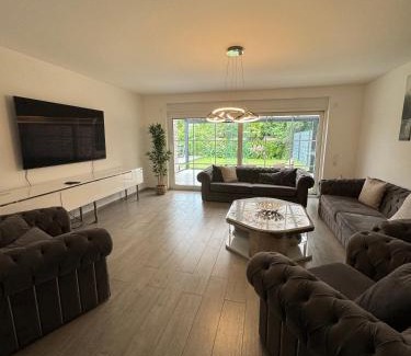 Karnap House | Haus mit Parkplatz am Schloss Horst E02