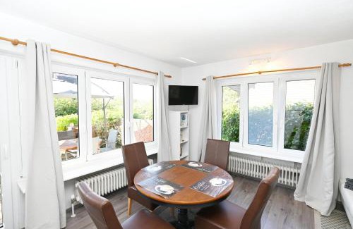 Behrensdorf Apartment | Haus Osbahr Ferienwohnung Waldtraud