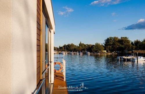 Ribnitz Boat Rental | Hausboot Arielle