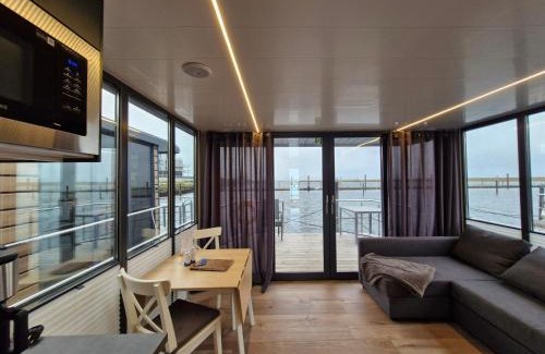 Wendtorf Boat Rental | Hausboot Fjord del Sol Solarboot mit Biosauna in Wendtorf