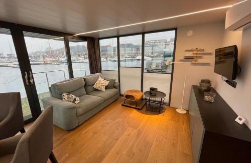Flensburg House | Hausboot Fjord MobyDick in Flensburg mit Dachterrasse