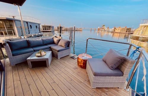 Heiligenhafen Boat Rental | Hausboot inkl Motorboot, Ostsee