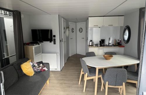 Schwerin Boat Rental | Hausboot Marieke führerscheinfrei