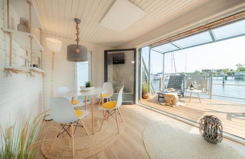 Schleswig House | Hausboot Rán mit Dachterrasse in Schleswig