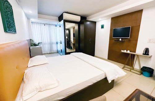 Sheikh Sarai Bed & Breakfast | Hauz Khas village Near Mia Bella Cafe