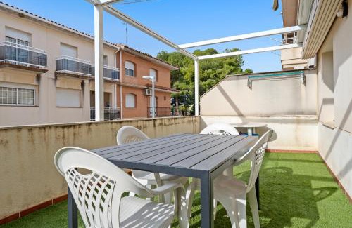 Costa Dorada Apartment | Hauzify I Apartament Miramar