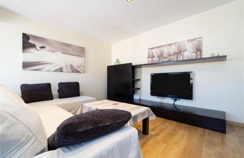 Costa Dorada Apartment | Hauzify I Apartament Sant Roc