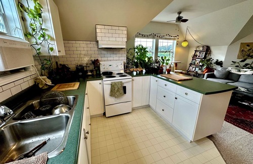 Brentwood Bay Other | Have a Loud Macaw Farm Stay!