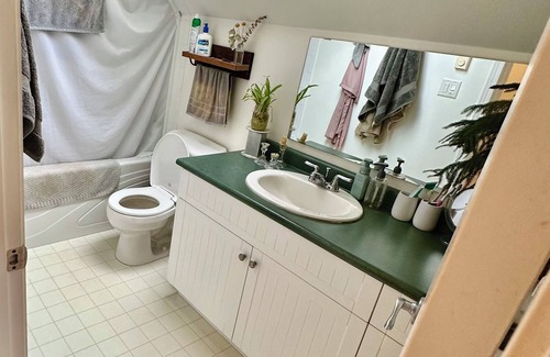 Brentwood Bay Other | Have a Loud Macaw Farm Stay!