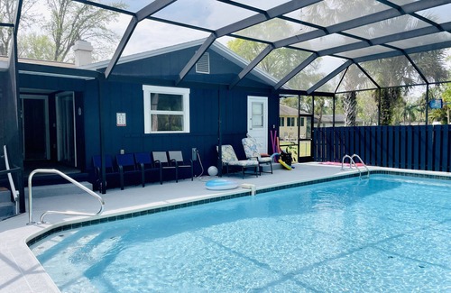 Homosassa House | Have it all at this beautiful waterfront Homosassa home close to all amenities.