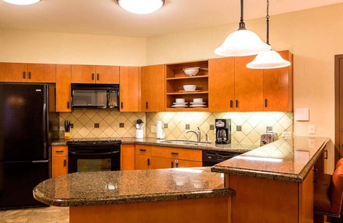 Cibola Vista Condo | Have the family enjoy a 3 story waterslide in a resort setting in this 2BD condo