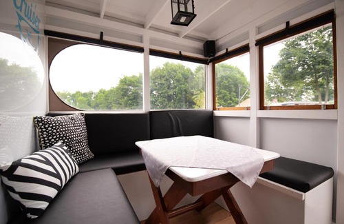 Brandenburg an der Havel Boat Rental | Havel Cruiser - Hausboot-Flöße mit Stil