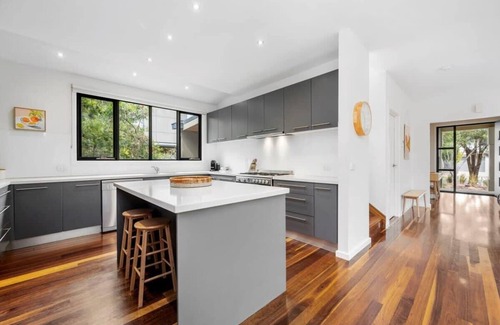 Torquay House | Haven Beach House: coastal luxury at White’s Beach
