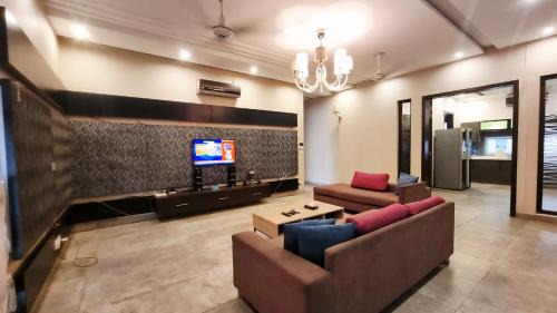 Lahore House | Haven Lodge - 5BR Luxury Retreat in DHA Phase 6