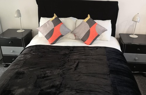 Pettits House | Havering Hotel
