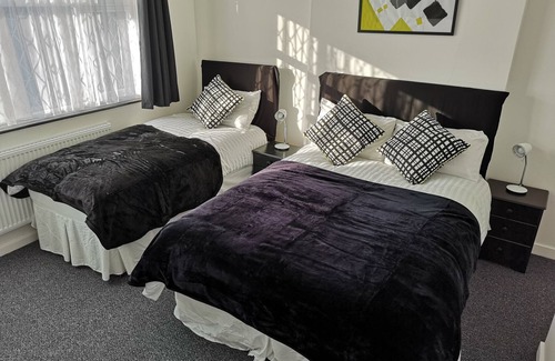 Pettits House | Havering Hotel
