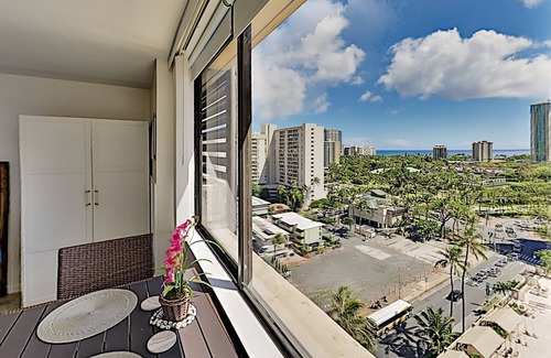 McCully - Moiliili Condo | Hawaiian Monarch 1604 Condo by RedAwning