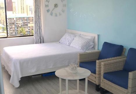 McCully - Moiliili Apartment | Hawaiian Monarch 1611 condo