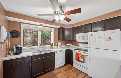 North Creek House | Hawkeye 21e - Spacious Townhome For Families 2 Bedroom Townhouse by The Summit at Gore Mountain