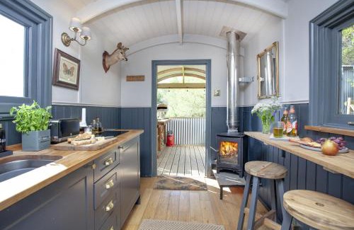 Knowstone Ski Chalet | Hawkings Hideaway