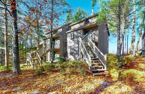 Maple City Hotel | Hawks Nest 58