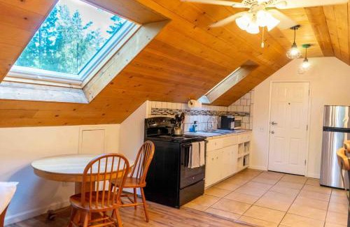 West Village House | Hawks Nest- Perfect Getaway In Shaver Lake