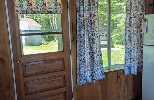 South Thomaston Cottage | Hawkweed Cottage on the Water - Salt Air and Sunshine!