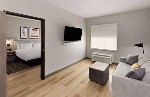 DeSoto Hotel | Hawthorn Extended Stay by Wyndham DeSoto