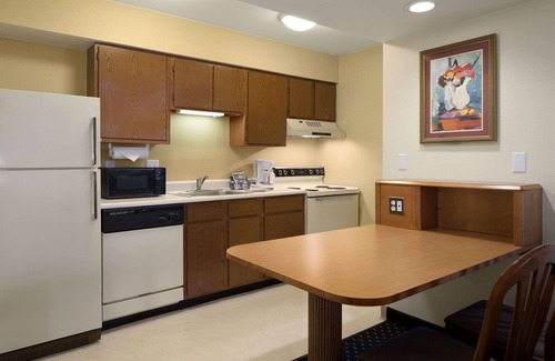 Fort Wayne Hotel | Hawthorn Extended Stay by Wyndham Fort Wayne